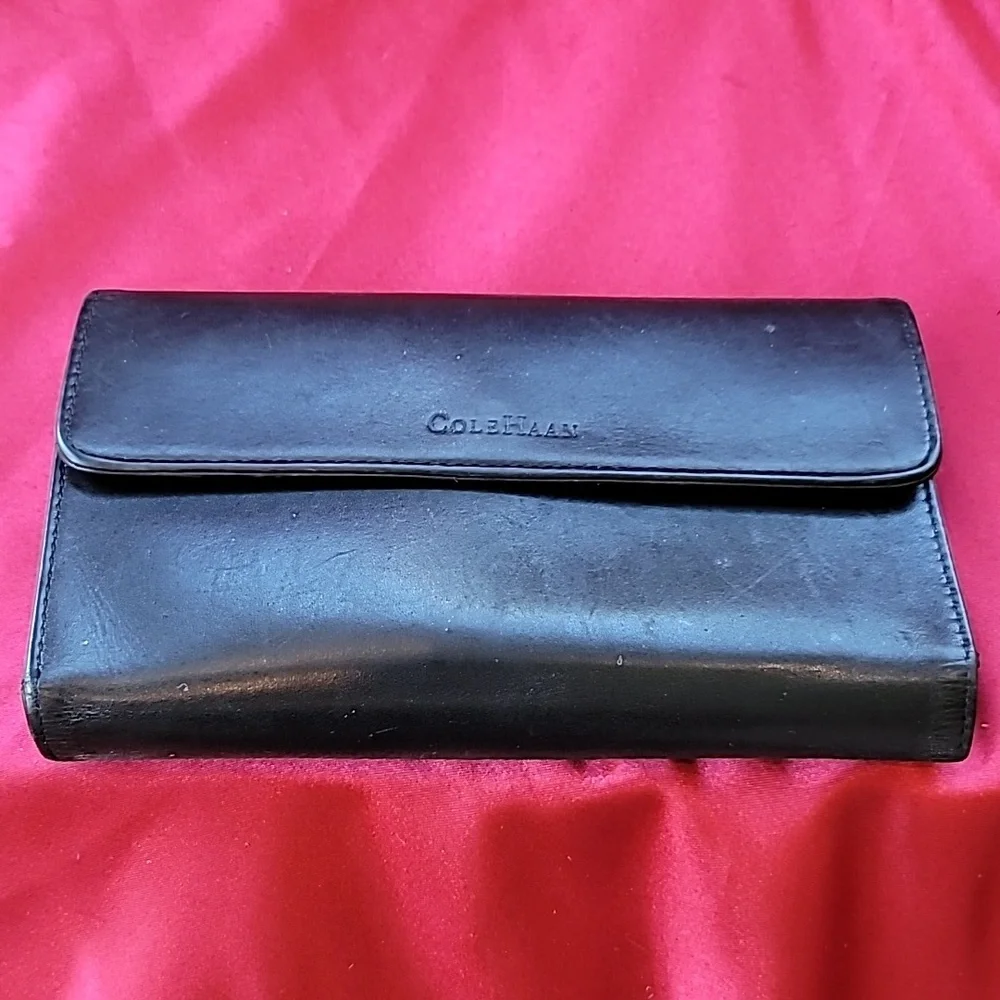 COLE HAAN Vintage Continental Wallet